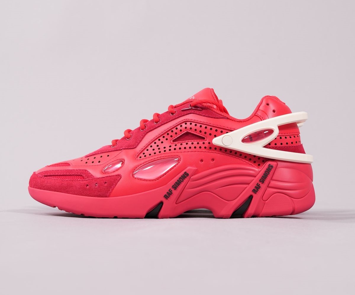 人気セール，新作登場 reuil96878様 専用 定価64900円 RAF SIMONS RUNNER CYLON-21 スニーカー シューズ ラフシモンズ HR740007S レッド 43 28.0(その他)｜売買されたオークション情報、yahooの商品情報をアーカイブ公開 - オークファ その他