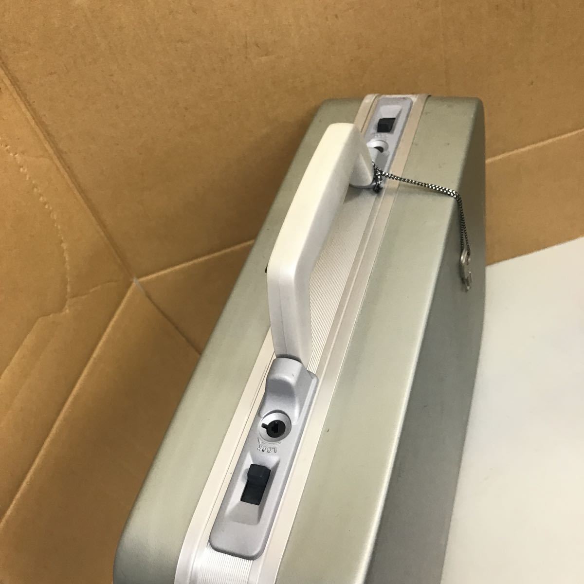 K824/インディバ ジャパン HIGH VITALIONT イオン導入美顔器 業務用