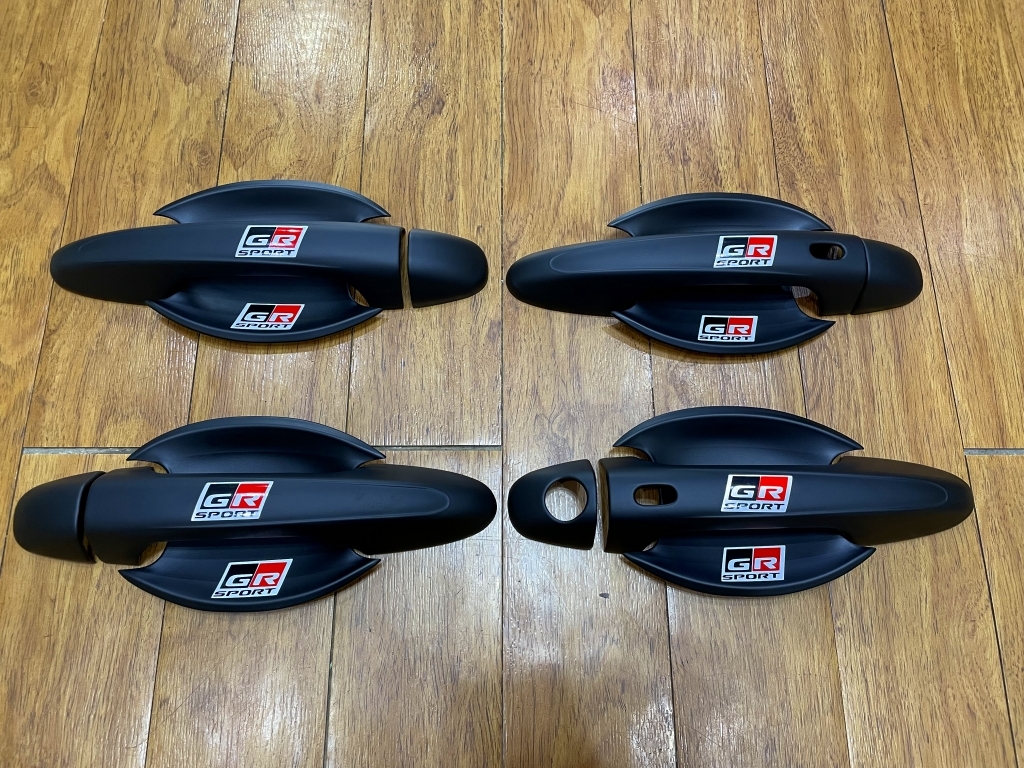 トヨタ ハイラックス REVO ドアハンドルカバー インナー アウター セット GR スポーツ Ｚ スマートエントリー 艶消し黒 ドアノブ GUN125