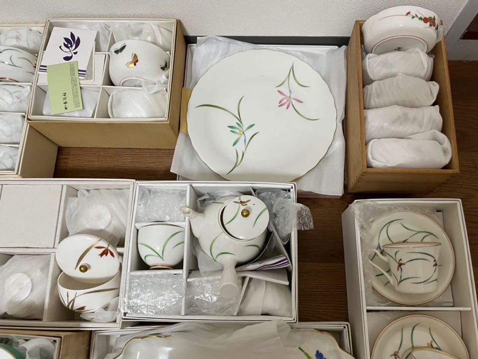 香蘭社 | 食器 茶器 有田焼香蘭社 和食器リサイクル通販ショップ 急須 湯呑 &frasl;皿鉢急須湯呑茶器 うつわ お湯飲み 器 おまとめ 有田焼 小鳥の詩・茶の間揃 湯呑みセット（ブランド香蘭社）（茶道具・湯呑・急須