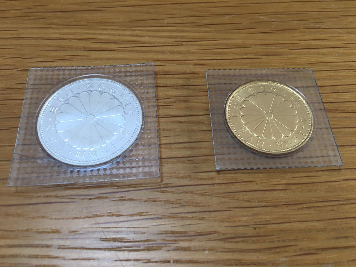 天皇陛下御在位60周年記念 御在位六十年 記念硬貨 拾万円 十万円 金貨 
