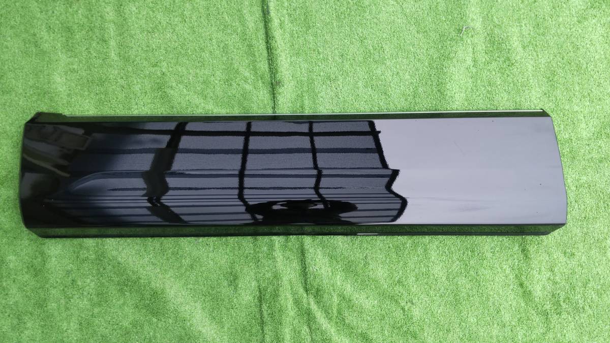 車 デリカD5 右フロントドアガーニッシュ後期CV1W