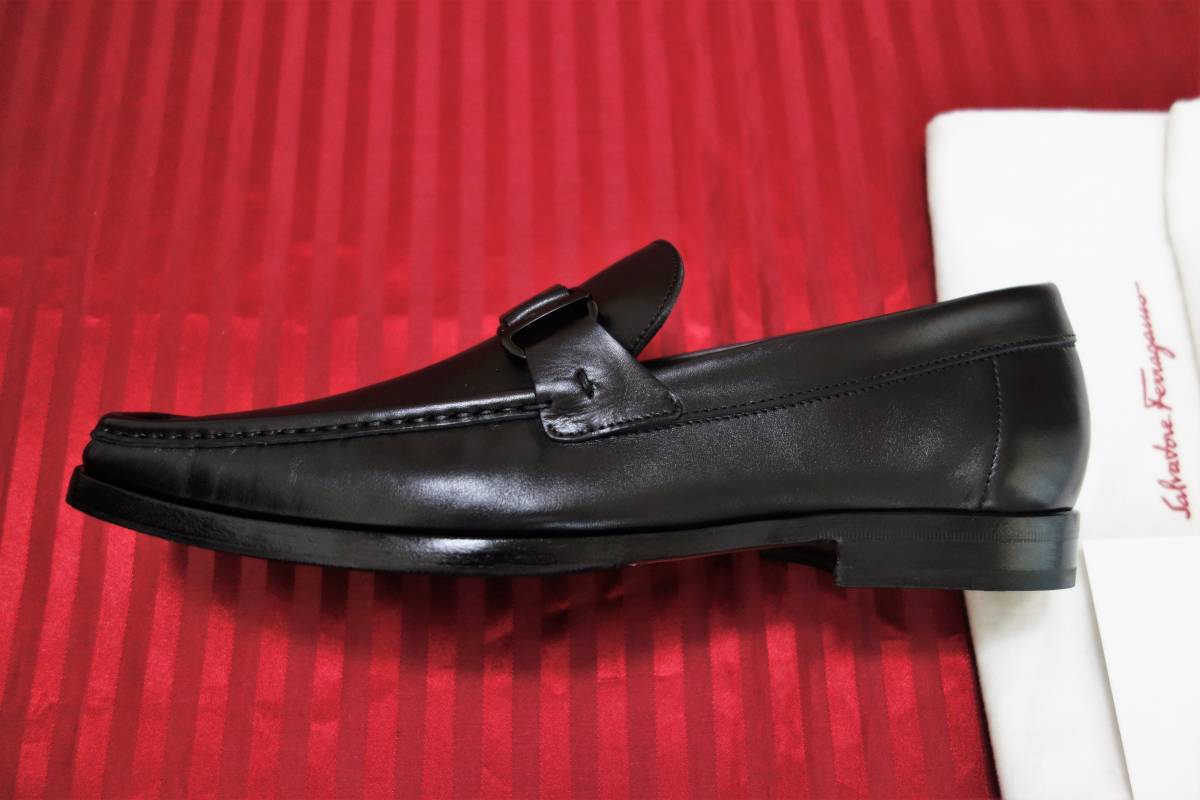 定価11万円↑ 未使用品サルヴァトーレフェラガモ ヴァラ ローファー 