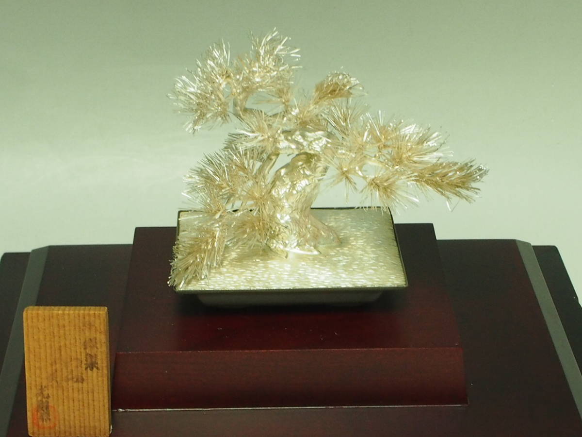 純銀 銀製レリーフ 額装 鶴 松 縁起物 光則作 工芸品 白鶴と松の銀細工アート 純銀 銀製レリーフ 額装 鶴 松 縁起物 光則作 工芸品 白鶴と松の銀細工