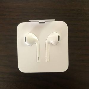 Iphone純正イヤホンの値段と価格推移は 672件の売買情報を集計したiphone純正イヤホンの価格や価値の推移データを公開