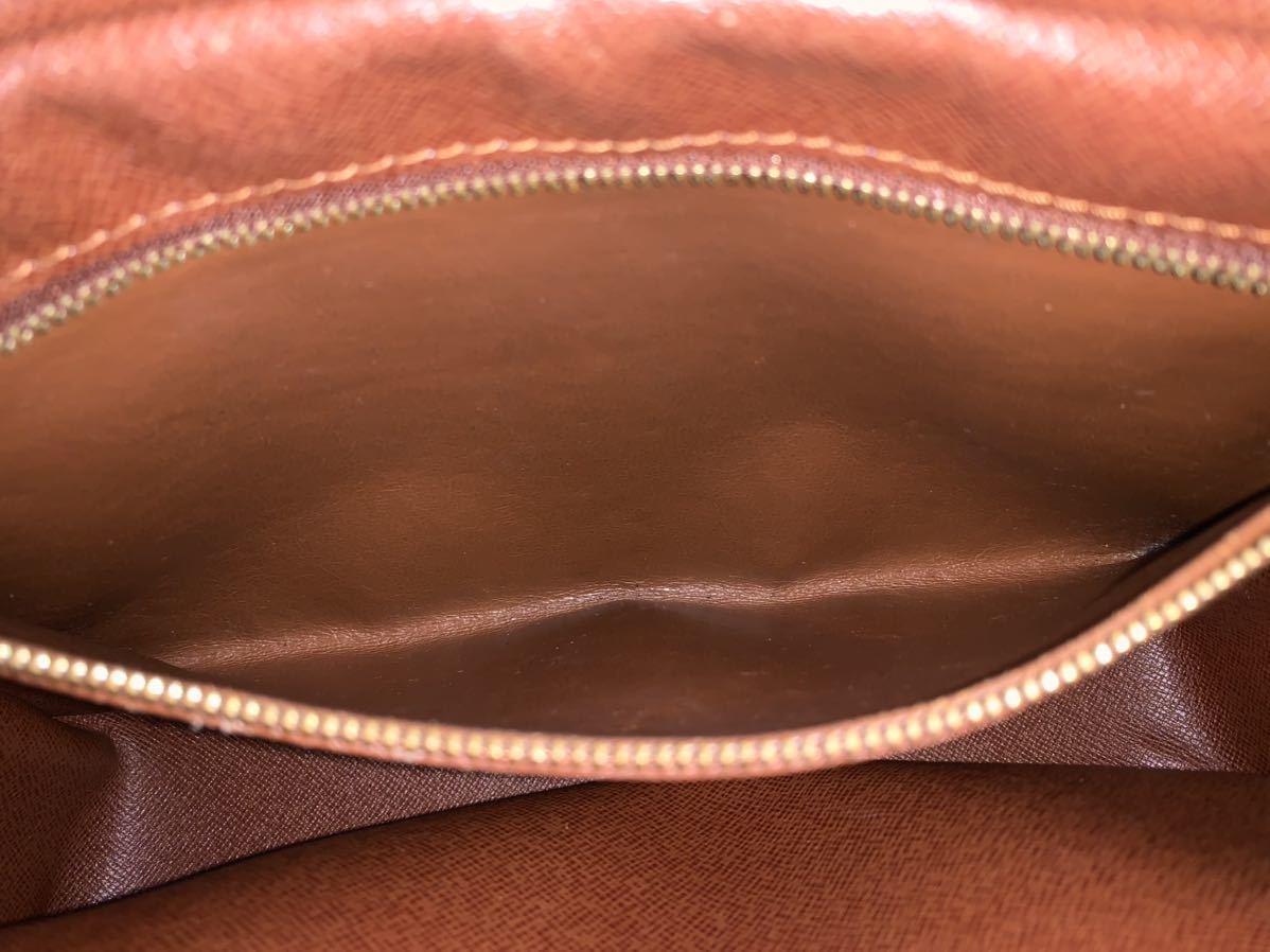 LOUIS VUITTON・ルイヴィトン　モノグラム　トロカデロ 27　ショルダーバッグ　斜めがけ　MB0073 VUITTON LOUIS ルイ・ヴィトン ティ・パレPM M45900 “モノグラム・エンブレム”を発表