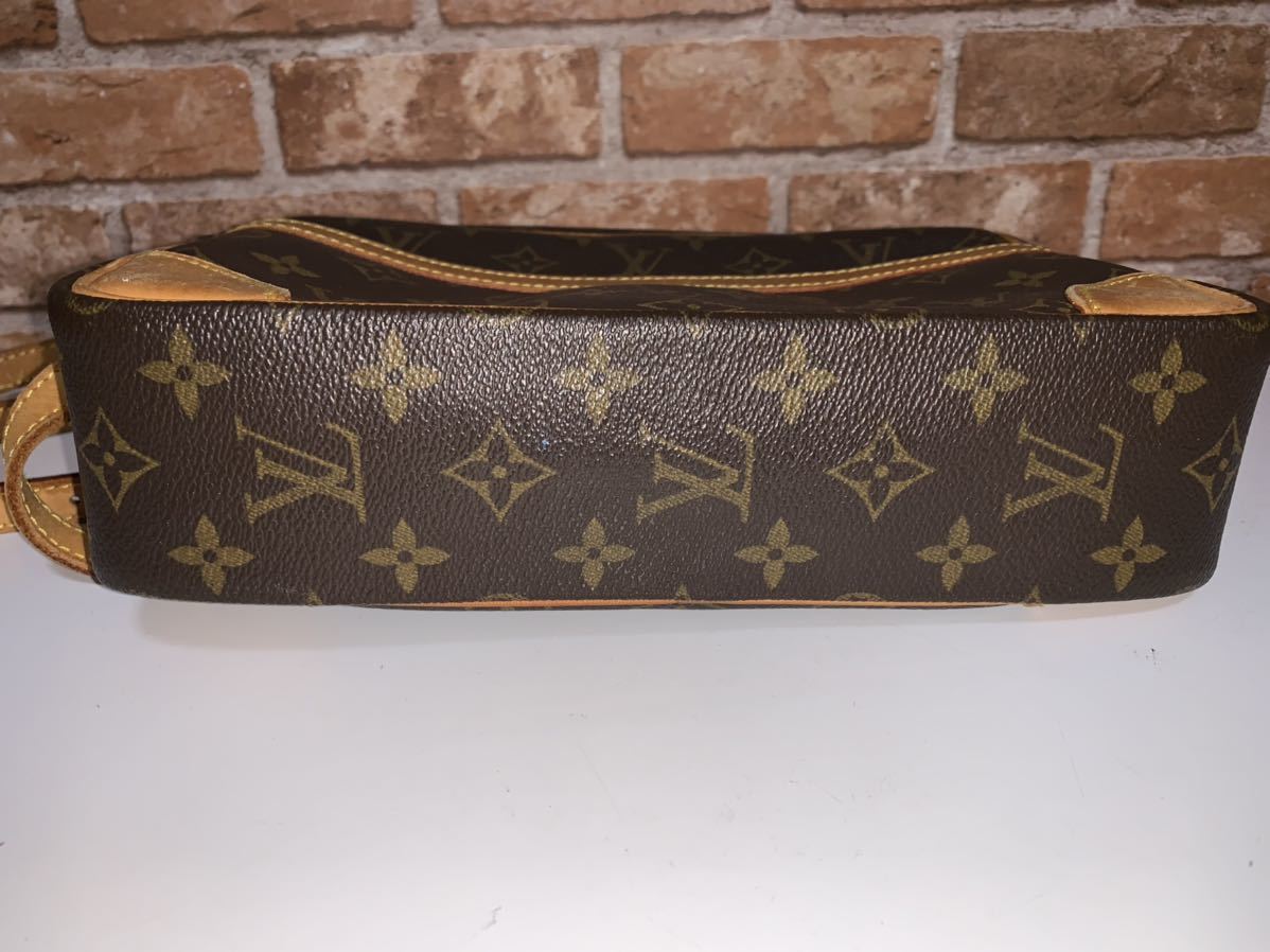 LOUIS VUITTON・ルイヴィトン　モノグラム　トロカデロ 27　ショルダーバッグ　斜めがけ　MB0073 VUITTON LOUIS ルイ・ヴィトン ティ・パレPM M45900 “モノグラム・エンブレム”を発表