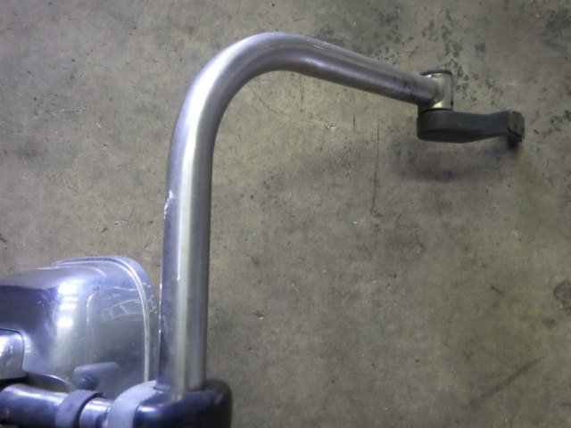 r472-8 ☆ 日産 UD トラックス クオン メッキ ミラー ステー 右側 運転  