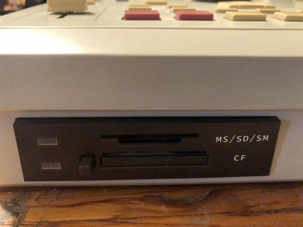 AKAI MPC 2000XL 8パラアウト SD CF搭載 PAD交換済み(サンプラー 