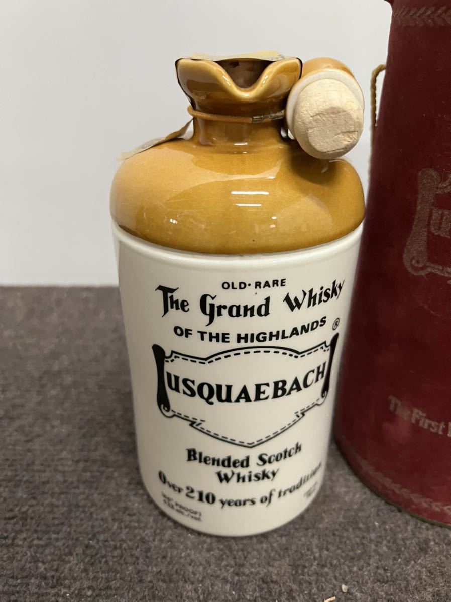 USQUAEBACH ウシュクベ ウイスキー 陶器ボトル 750ml 43% 未開栓
