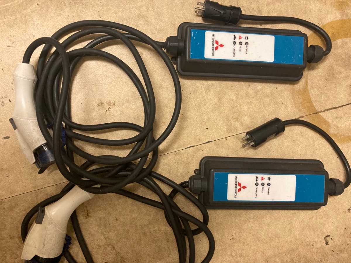 電気自動車 EV充電用ケーブル 100V/200V、8A/10A/13A/15A 電気自動車 充電ケーブル EV充電ケーブル 電気自動車 200V EV充電用