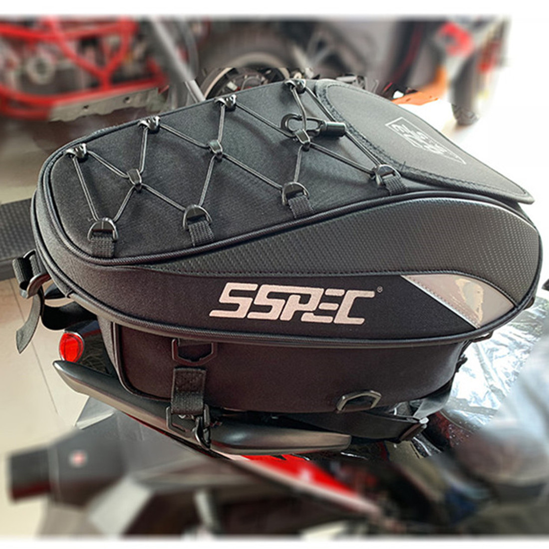 SSPEC バイク用 シートバッグ 拡張機能あり ヘルメットバッグ 撥水 防水 耐久性 固定ベルト付き