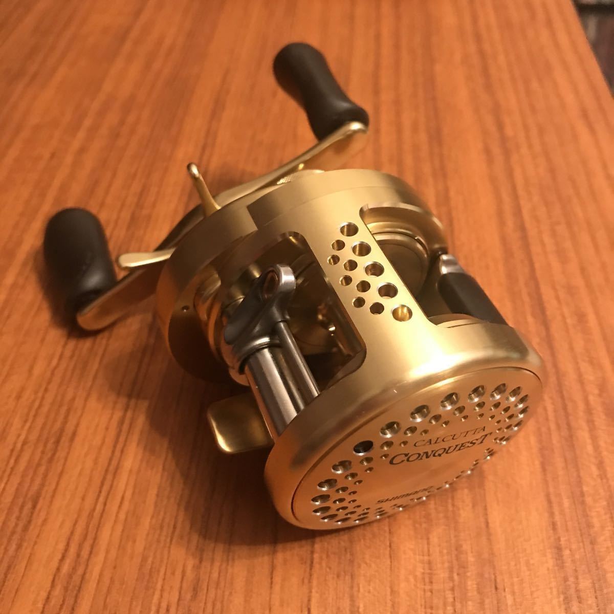 美品】00 カルカッタコンクエスト200 旧カルカッタ シマノ SHIMANO