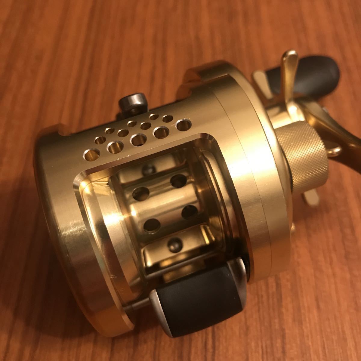 美品】00 カルカッタコンクエスト200 旧カルカッタ シマノ SHIMANO