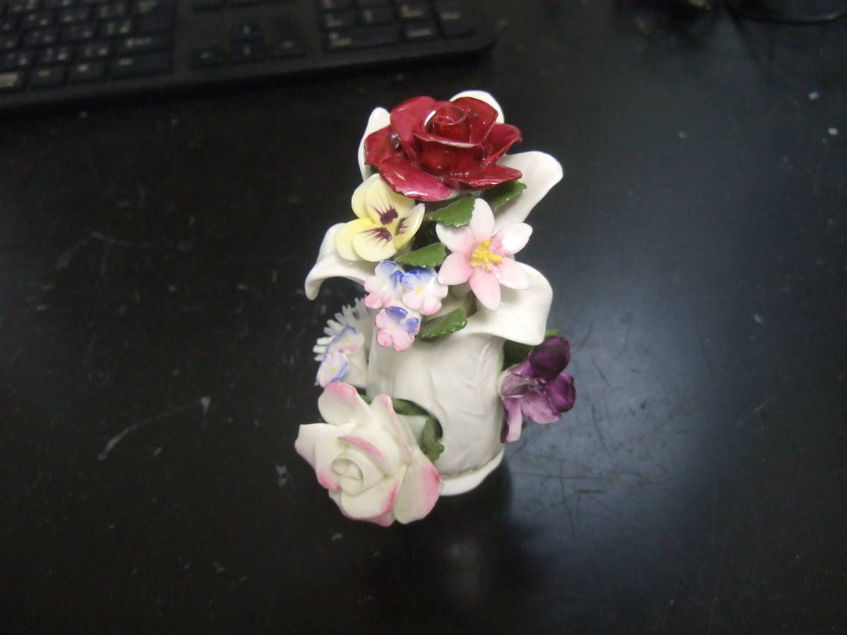  ロイヤルドルトン ROYAL DOULTON 陶花 花瓶 高さ 10.5cm フラワー 薔薇(ロイヤルドルトン)｜売買されたオークション情報、yahooの商品情報をアーカイブ公開 - オークファン ロイヤルドルトン