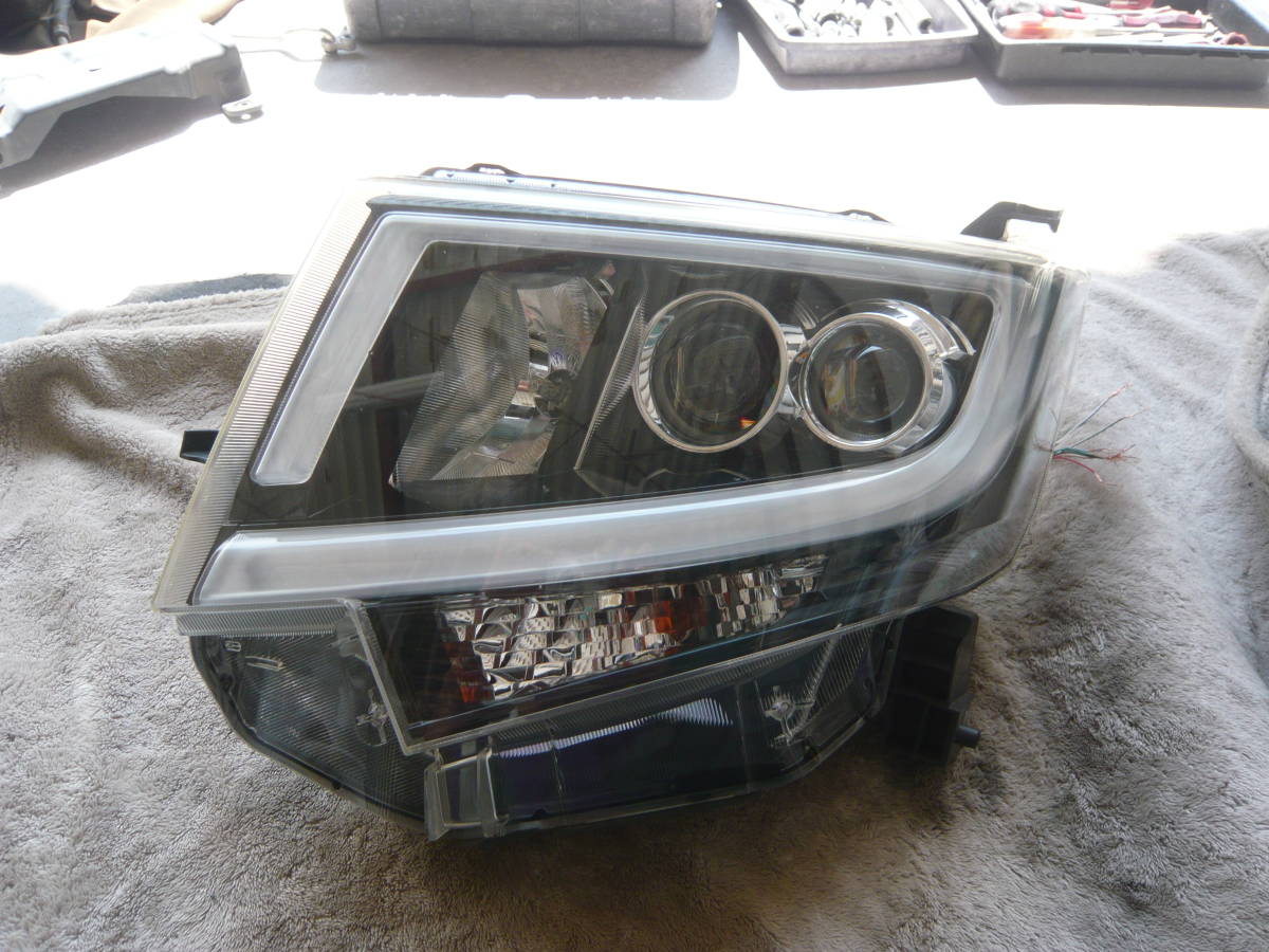 DA17Vエブリィ右中古ヘッドランプ35120-64P03 エブリィ EBD-DA17V 右ヘッドランプASSY ジョインターボ ZJ3 35120