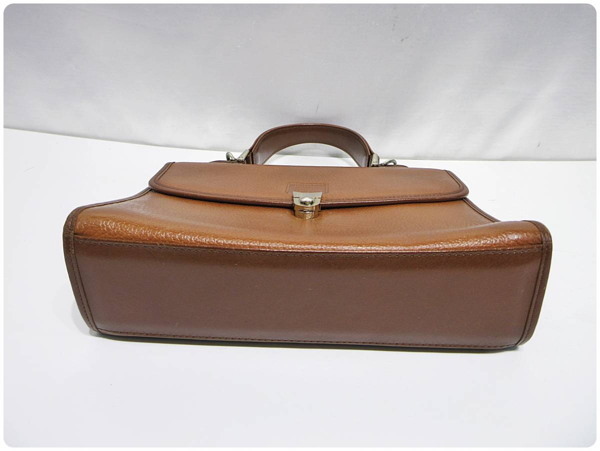 バーバリーズ バーバリー Burberry's BURBERRY 新品 レザー 希少BURBERRY 人気定番ノバチェック 美品 Burberrys | Burberry ショルダーバッグ 公式通販 コート BURBERRY(バーバリー)年代別タグ解説。トレンチコートの魅力