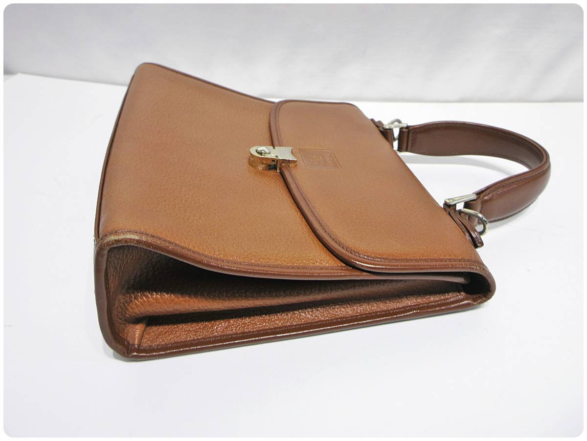 バーバリーズ バーバリー Burberry's BURBERRY 新品 レザー 希少BURBERRY 人気定番ノバチェック 美品 Burberrys | Burberry ショルダーバッグ 公式通販 コート BURBERRY(バーバリー)年代別タグ解説。トレンチコートの魅力