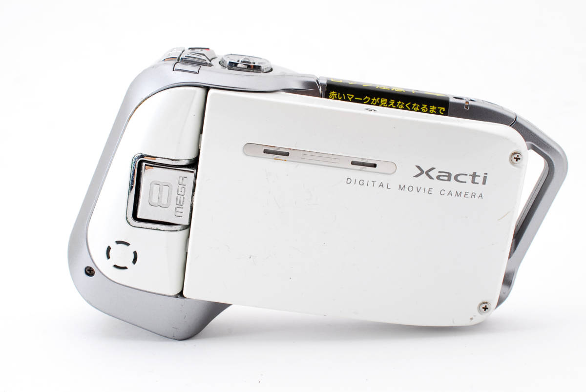 【動作確認済】 SANYO Xacti 本体バッテリー 充電器 SDカード付き 動作確認済】 SANYO Xacti 本体バッテリー 充電器 SDカード付き ☆実用品☆