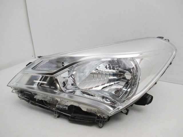 割と美品　　ヴィッツ NSP130 右ヘッドランプASSY コイト　KOITO　52-303　磨き済み　ツメ折れ無し　801125　 ヴィッツ ヘッドライト 81130-52D90 USヘッドライト USDM 北米仕様