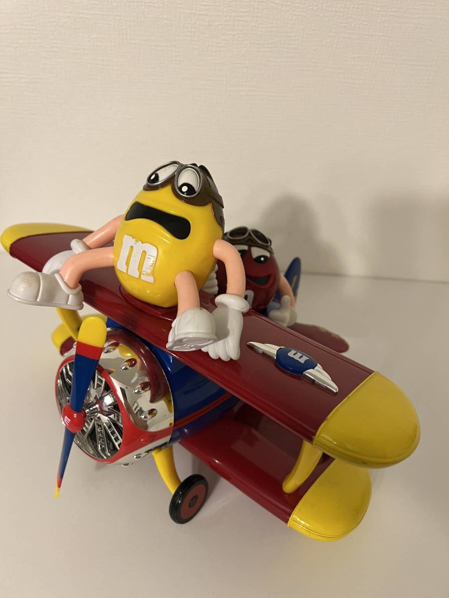 M&M
