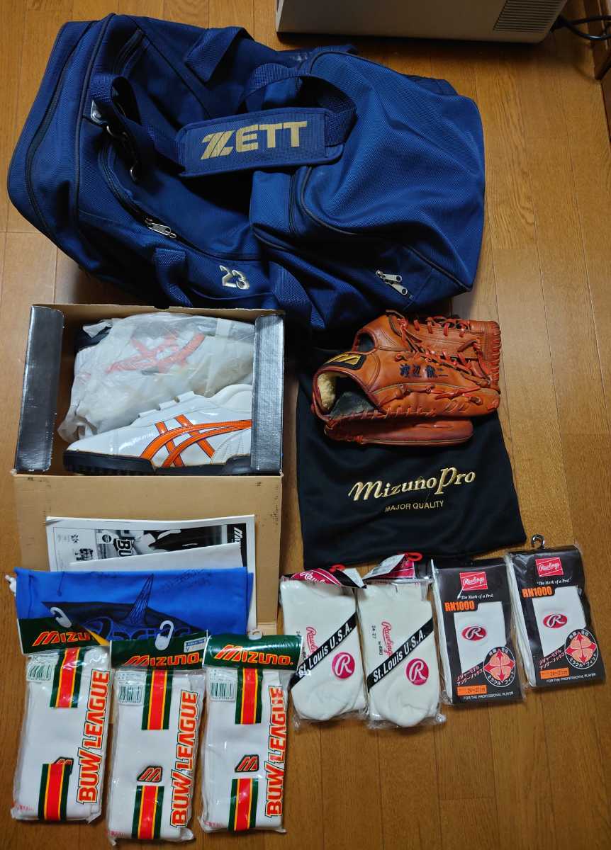 おまとめ品 NTT九州 バッグ 野球グローブ オーダーシューズ アンダーソックス MIZUNO ローリングス ZETT 実使用品 新品