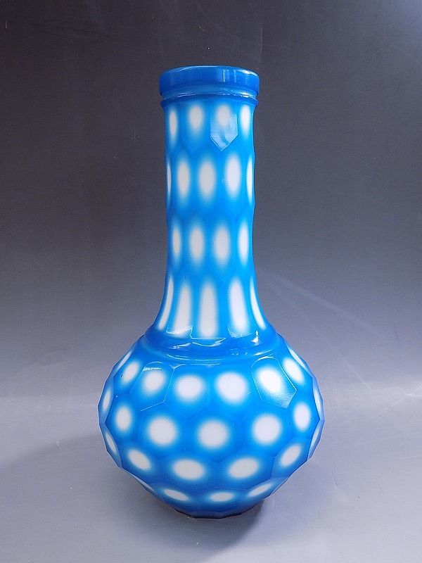 d369 技工名品 中国美術 時代物 乾隆ガラス 乾隆硝子 精巧なカット d369 技工名品 中国美術 時代物 乾隆ガラス 乾隆硝子 精巧なカット