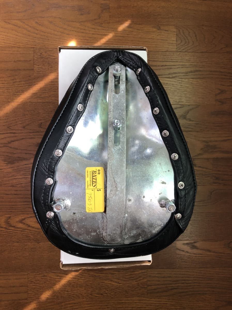 BATES LEATHERS ベイツレザー タックロール ソロシート ハーレー