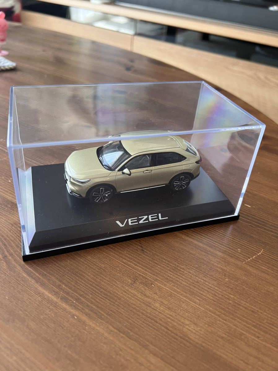 ホンダヴェゼル　ディスプレイモデル　1／43 カラーサンプル　白 ホンダヴェゼル ディスプレイモデル 1／43 カラーサンプル 白 【公式通販】