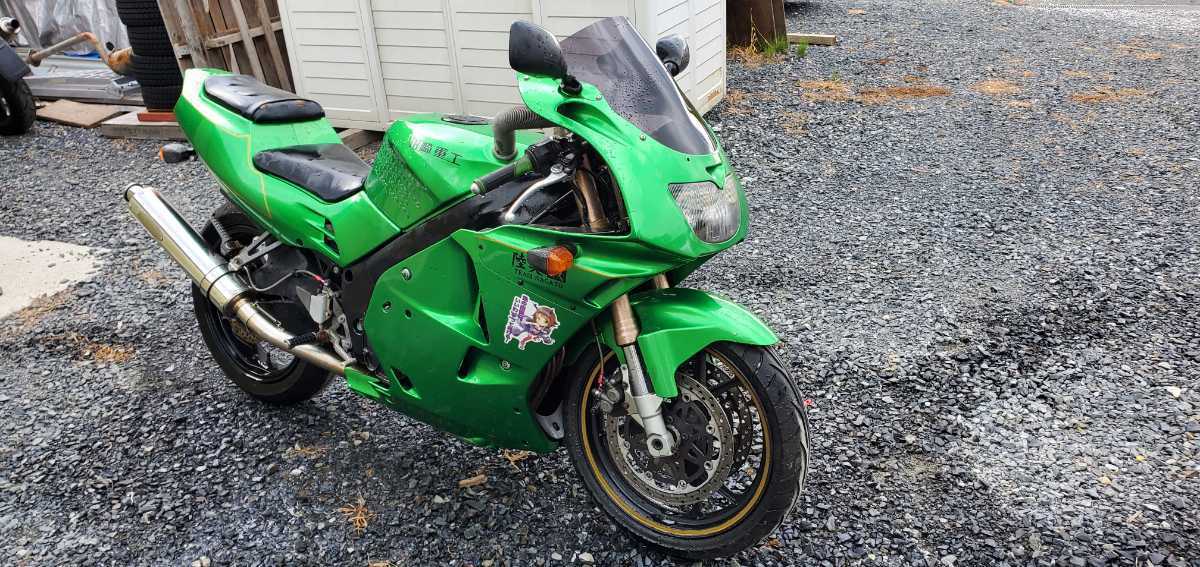 ZXR250 以前購入しましたが違うバイクに変更したで販売いたします