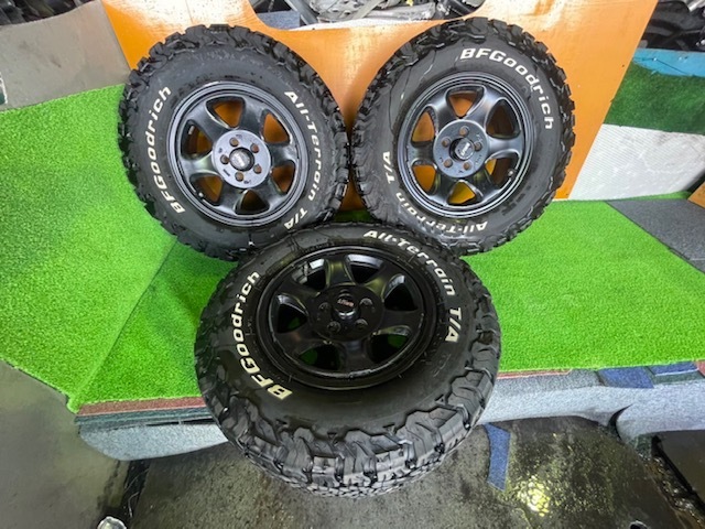 デリカ D:5 BRUT BR-44 16インチ 3本 BFグッドリッチ タイヤ付 中古