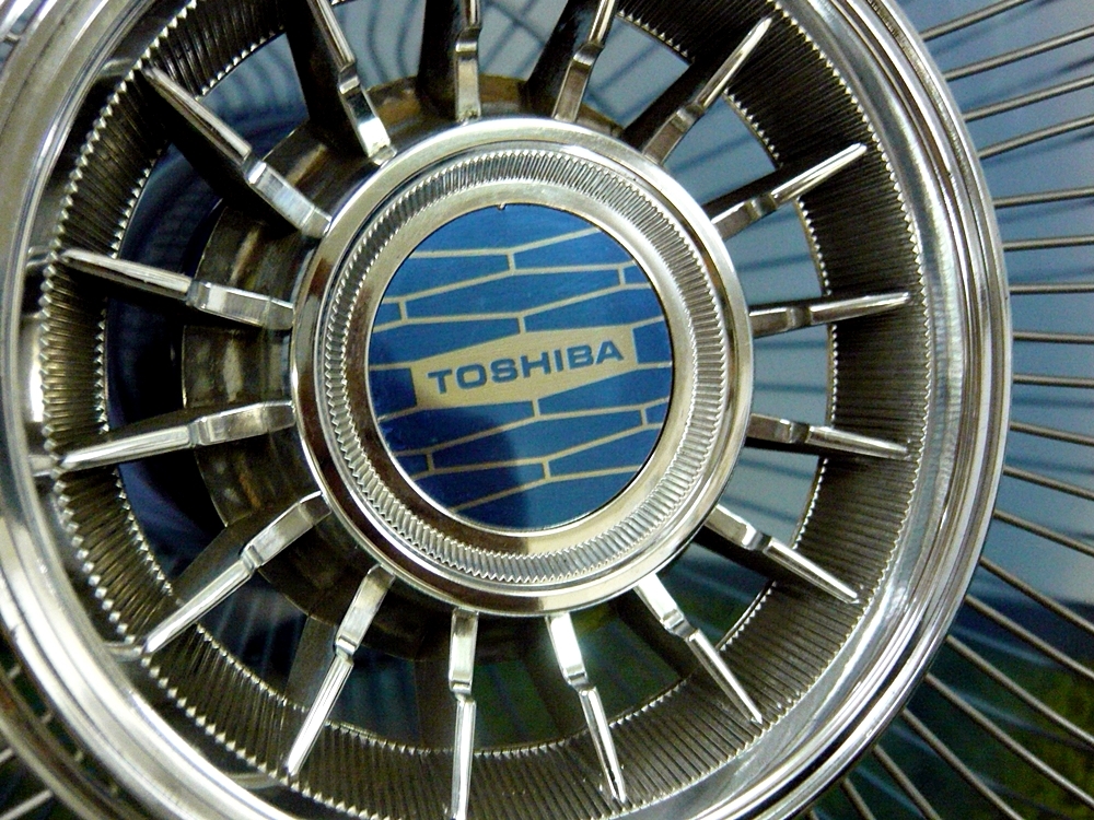 ☆①TOSHIBA/東芝☆壁掛け扇風機☆F-484B☆羽根径40cm☆昭和レトロ