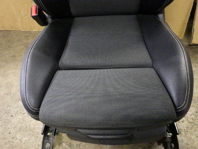 abc様用椅子 A180 エディションスタイル 176042 Aクラス（メルセデス・ベンツ