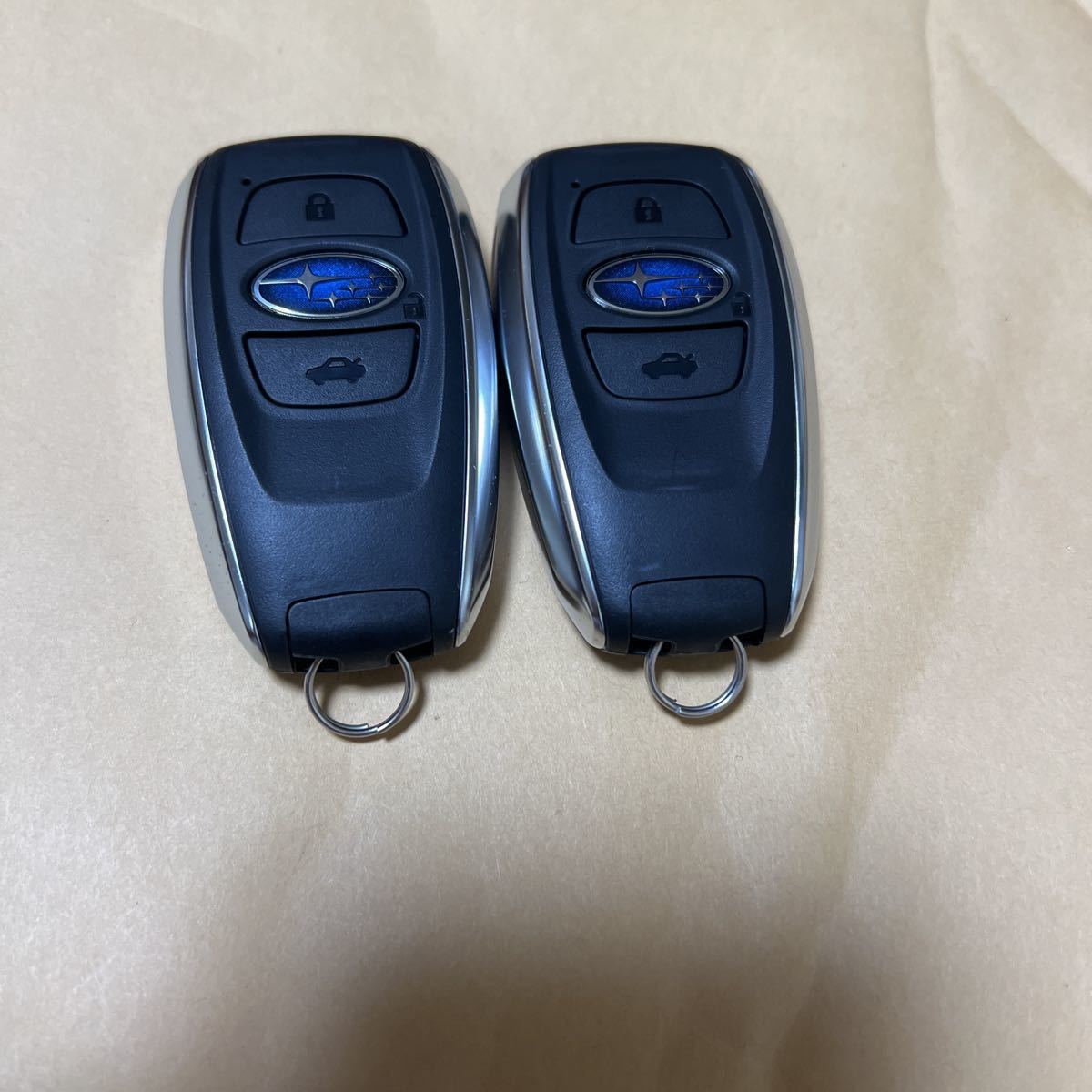 未使用保管品☆送料無料☆スバル純正スマートキー 基板番号 231451 
