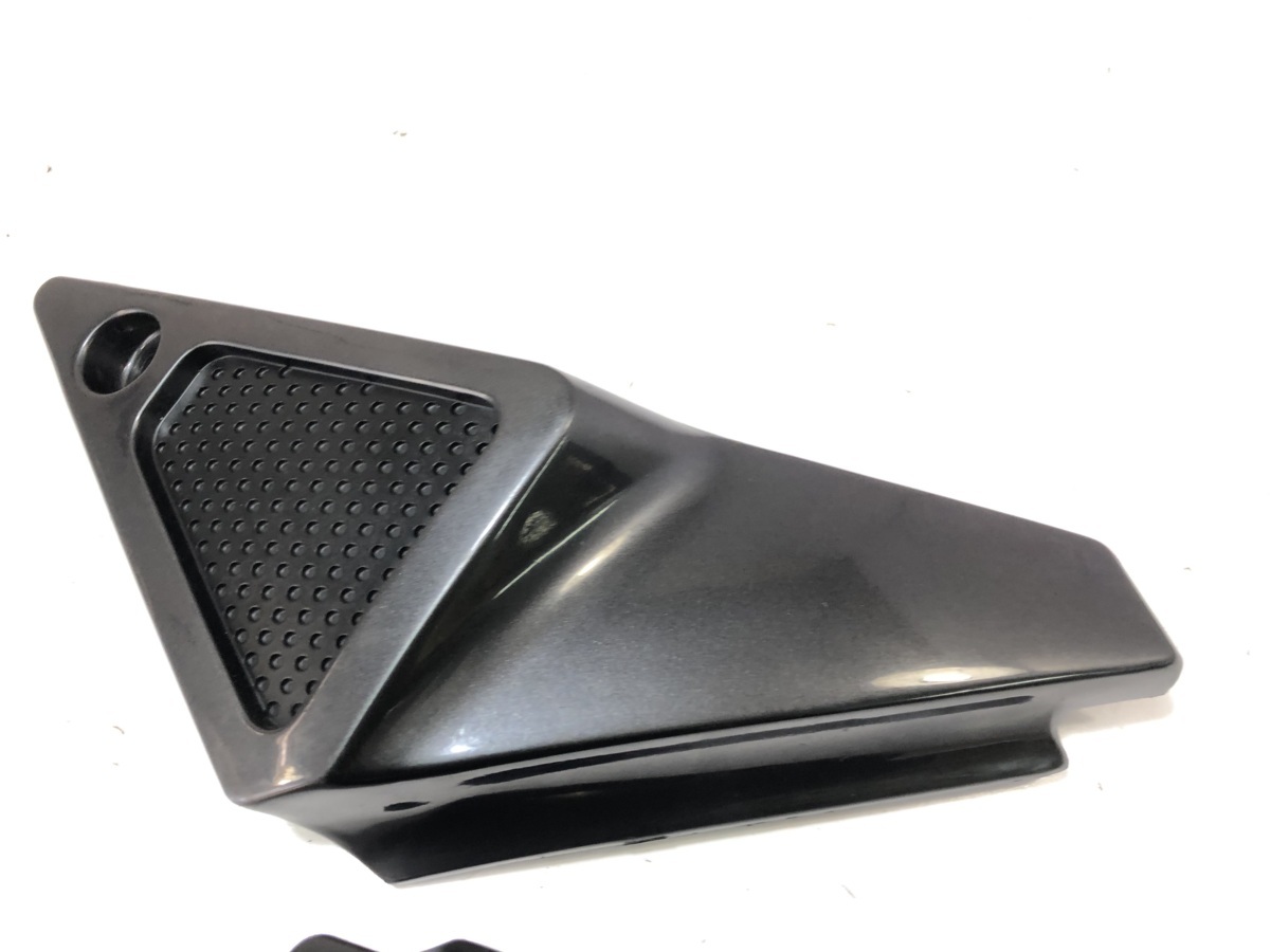 YAMAHA　R1-Z　3XC　フレームネックカバー　サイドカバー　レストア　ストックにも（中古）2083-J6460