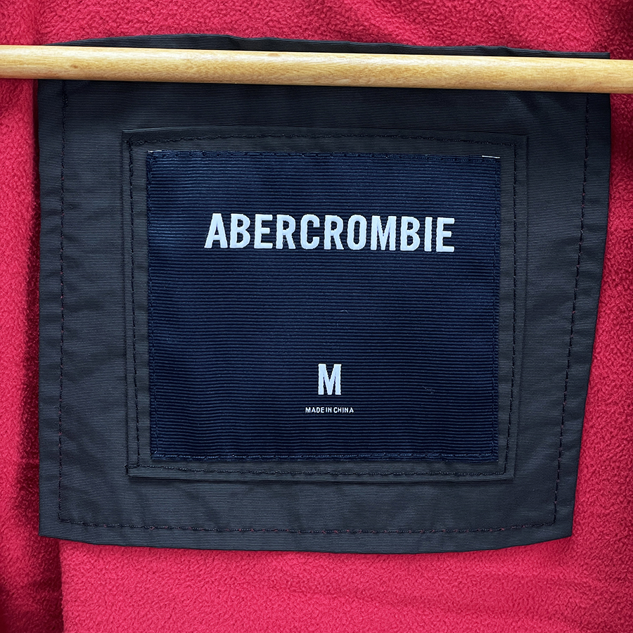 【Aランク】 Abercrombie&Fitch ナイロンジャケット マウンテンパーカー メンズ M 中綿 フード付き アバクロ ナイロンジャケット Abercrombie&amp;Fitch アバクロ Abercrombie&amp;Fitch（アバクロンビー&amp;フィッチ） サイクリングジャケット ナイロンジャケットの