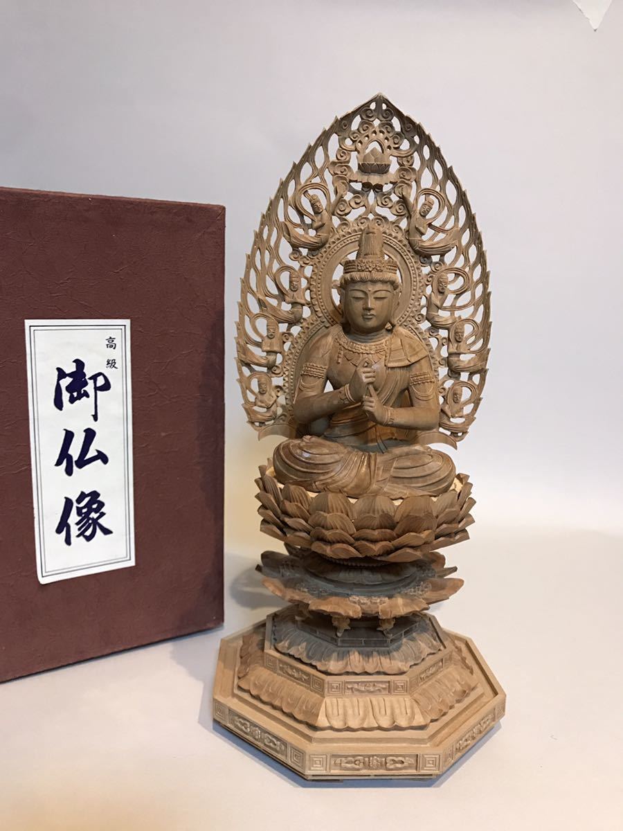 白檀　釈迦如来座像　八角台座　木彫仏像　仏教美術 白檀木彫 釈迦仏像 八角台座 仏教美術 箱付 白檀 釈迦如来座像 八角