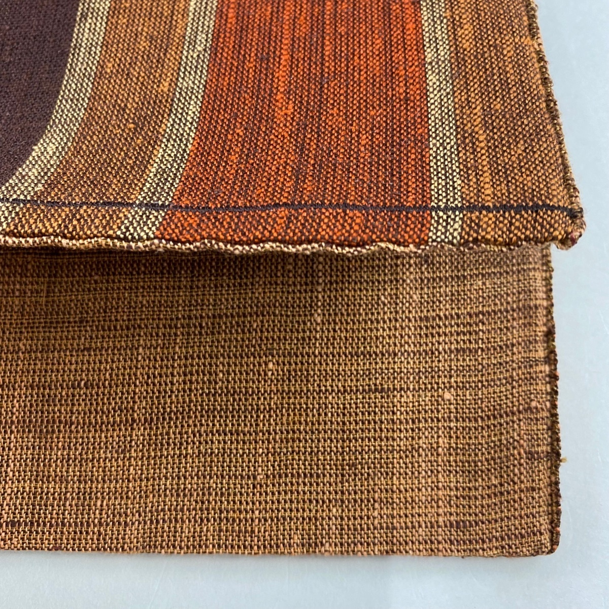 袋帯 お太鼓柄 秀品 紬地 草花 刺繍 正絹 中古 美品 山吹茶色 正絹｜中古・古着 焦茶色 薄茶色 茶色 名品 緑