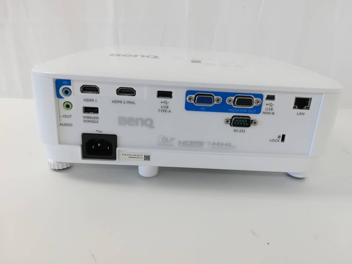美品BenQ プロジェクター MH733 フルHD 4000ANSI MH733