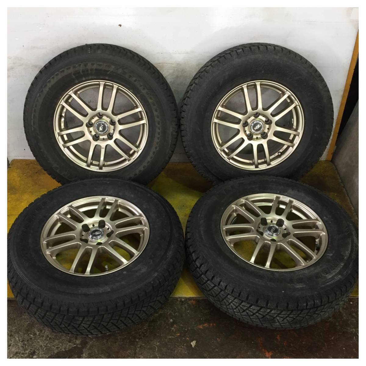専用10 YOKOHAMA 215/50R17 8.5分目 スバル スタッドレス カテゴリー