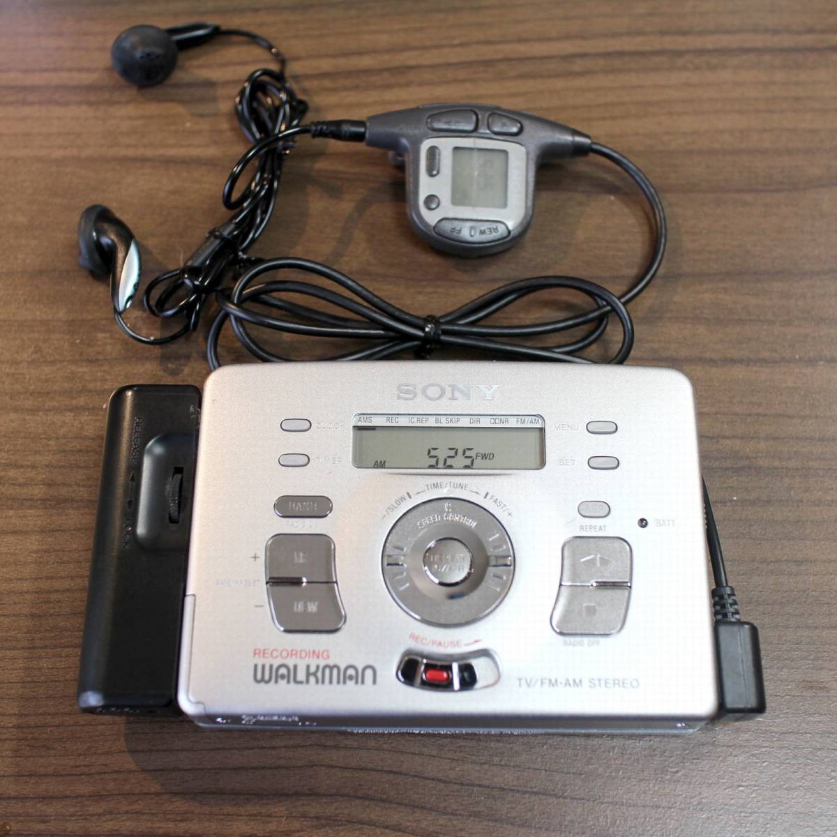 【整備・動作品】ソニー AM/FM付きレコーディングカセットウォークマン WM-GX822(高品質新品ゴムベルトに交換済み)