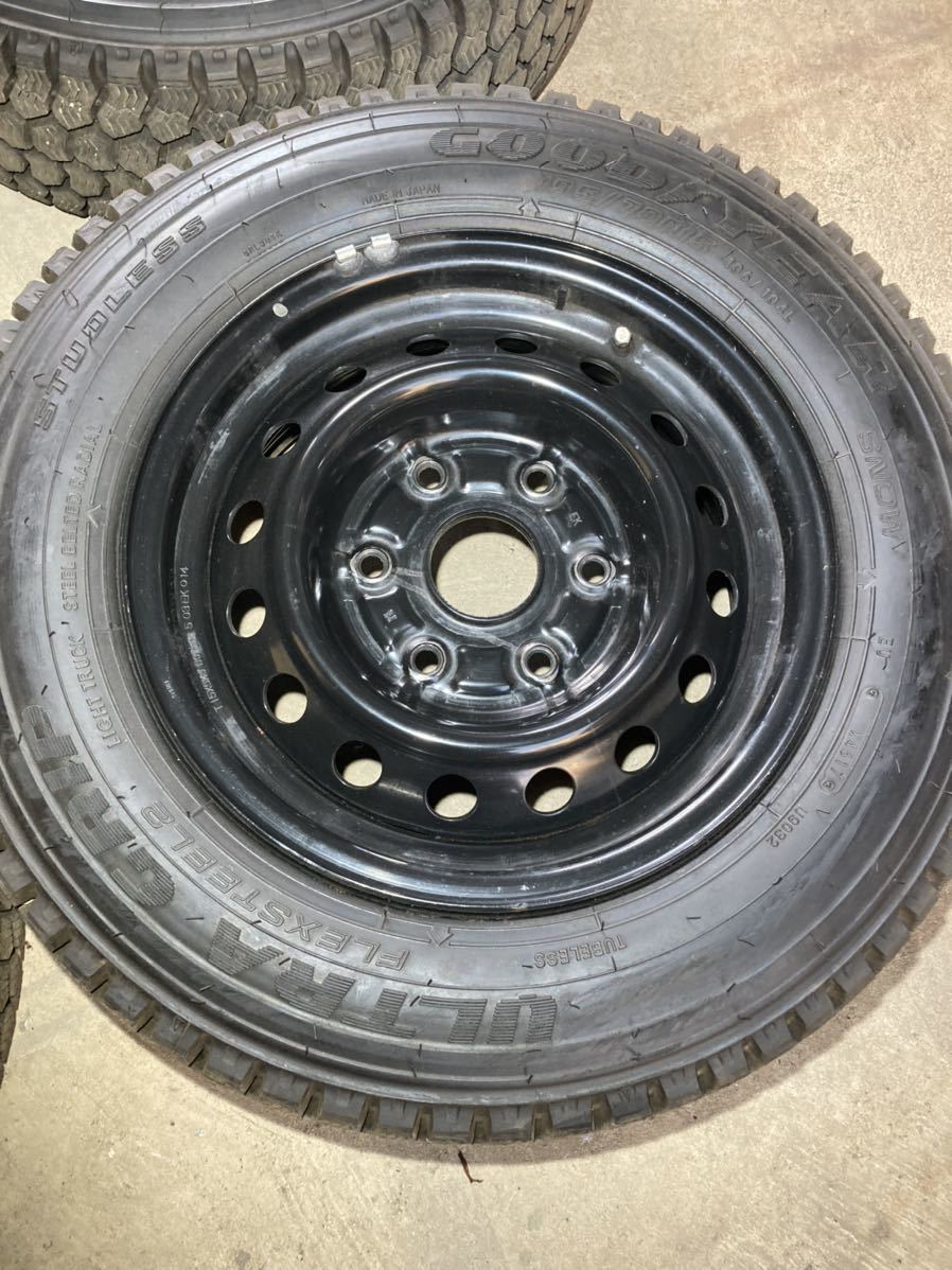 トヨタ純正 ハイエース スチールホイール バリ山スタッドレス
