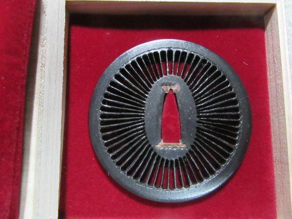 【新作入荷，限定セール】 鉄地透し鍔 119(鍔、刀装具)｜売買されたオークション情報、yahooの商品情報をアーカイブ公開 - オークファン 鍔、刀装具