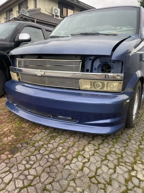 アストロ 95~05 XENON ゼノン リア バンパー カバー 中古 シルバー アストロ 95~05 XENON ゼノン リア バンパー カバー シルバー