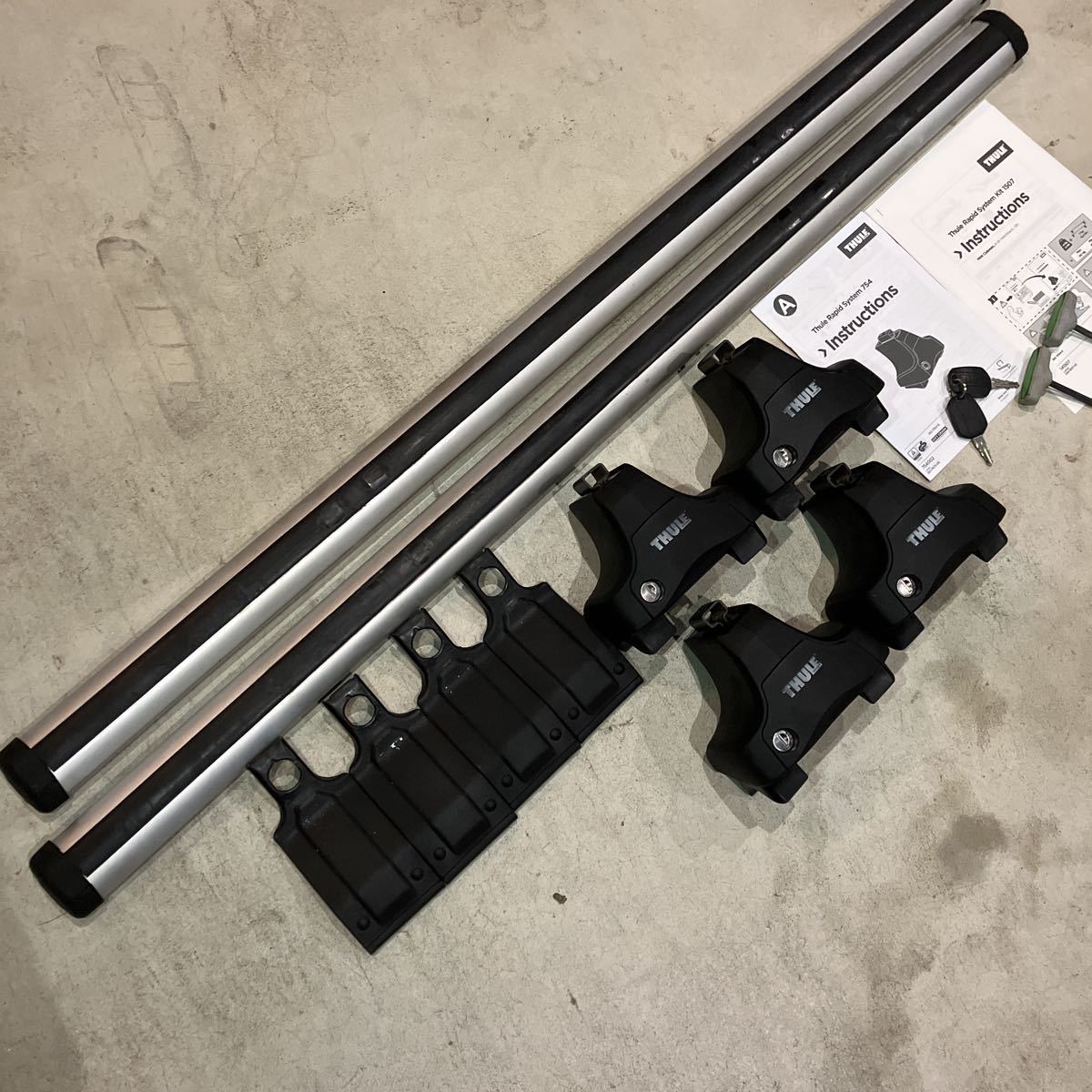 新作，豊富な THULE BMW MINI ミニ クラブマン R55キャリアベースセット フット754+バー860+ KIT1507 絶版品 アルミエアロバー108cm Clubman R55(キャリアベース)｜売買されたオークション情報、yahooの商品情報をアーカ キャリアベース