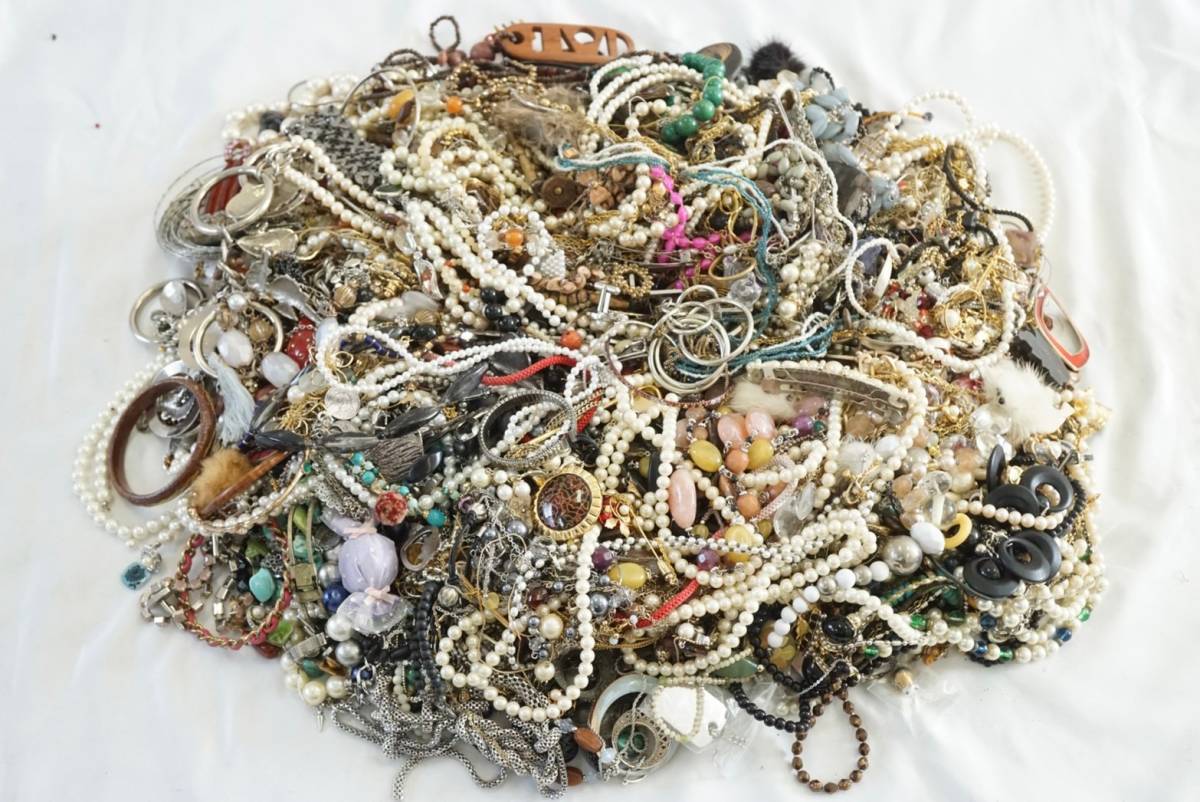 A15/大量/重量10kg【アクセサリーまとめ】ゴールド・シルバーカラー