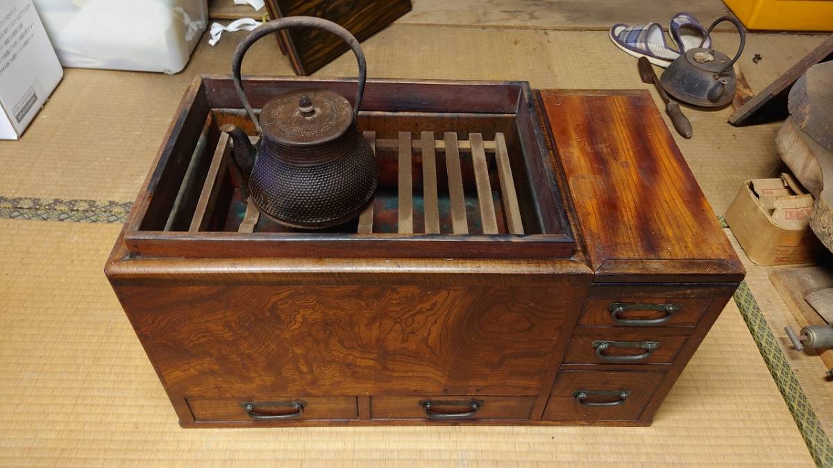 火鉢 素晴らしい出来で、先代から使い続けられてきたものです。 | 火鉢