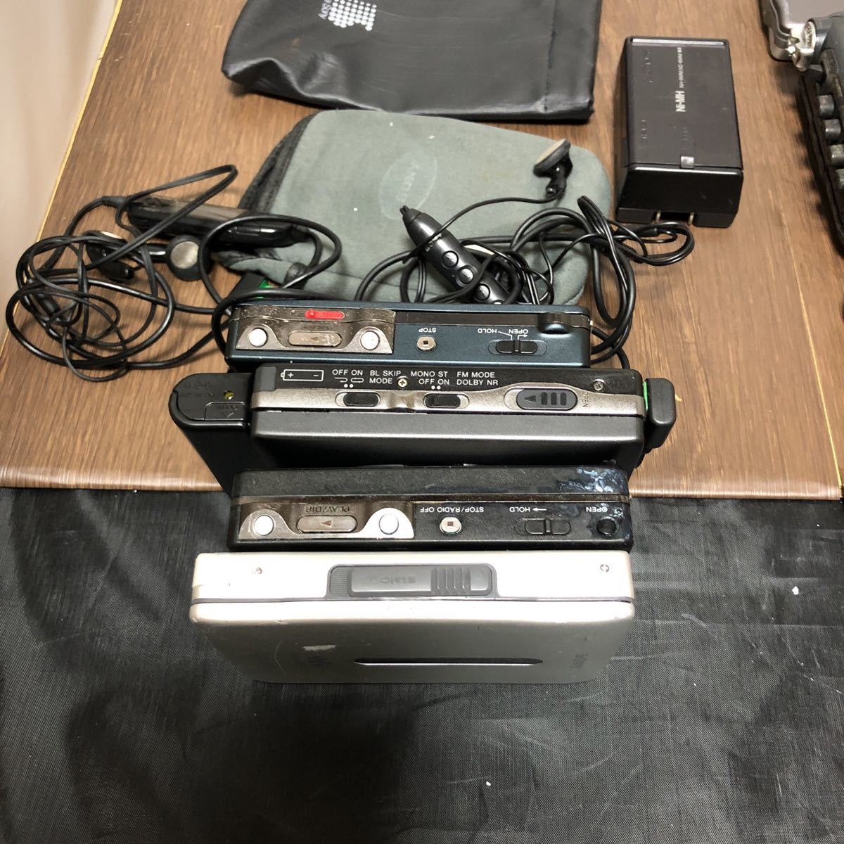 低価，大人気 ☆カセットウォークマン☆まとめて☆SONY WM-EX70 WM-EX651 WM-F702 WM-FX909 WM-R707 WM-EK1☆Panasonic RQ-S80 RQ-SW66V RQ-S33 Rq-SX59