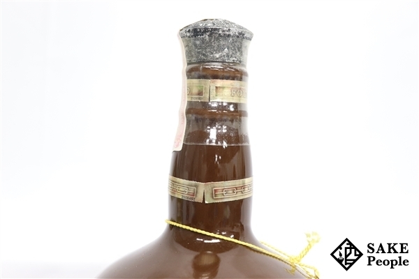 21年 ロイヤルサルート 茶 SALUTE 陶器 ウイスキー 陶器ボトル ◇注目! 中古ROYAL 赤 未開栓ROYAL 700ml スコッチ ロイヤル 巾着付(030404) (シーバスリーガル