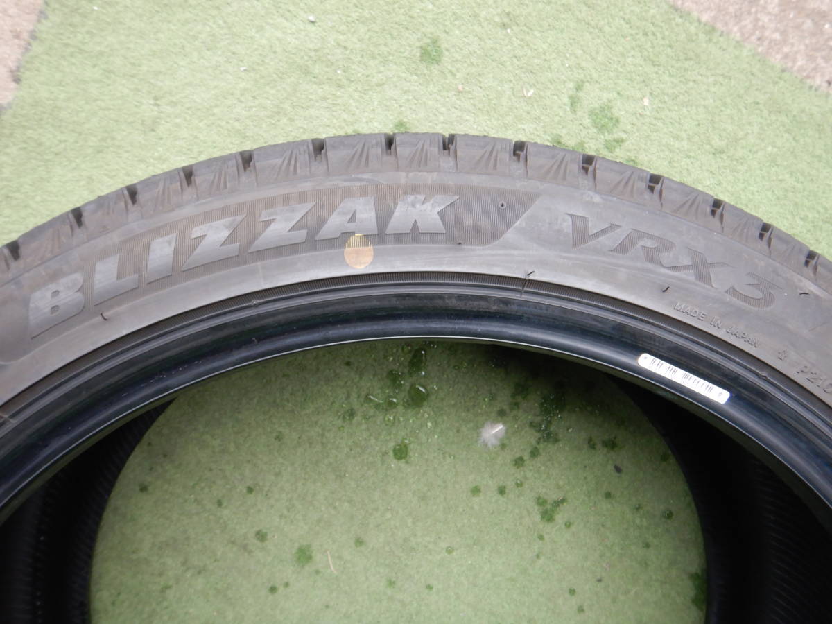 ☆BRIDGESTonE BLIZZAK VRX3 ☆245/40R20 95Q 残り溝:2本8.4mm/2本